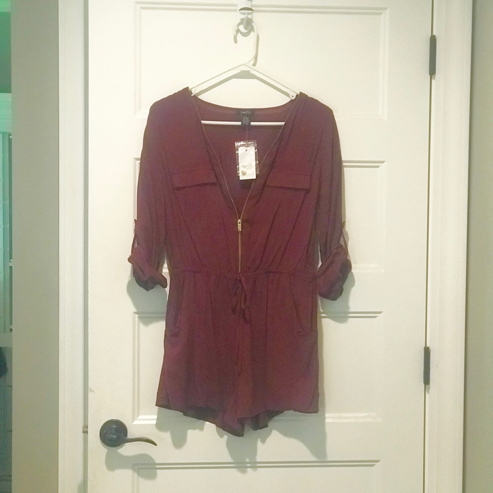 🌈3/$10  Burgundy Romper